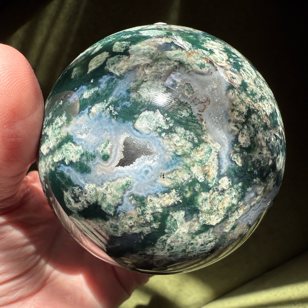 Moss agate and calcite sphere with UV reaction! 79mm
